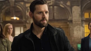 Luke Kleintank als Scott Forrester