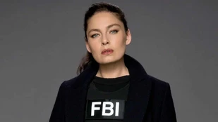 Alexa Davalos als Special Agent Kristin Gaines