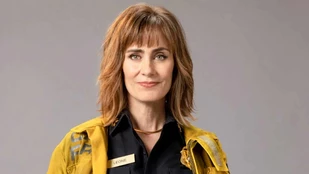Diane Farr als Sharon