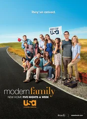Modern Family Poster „Next Stop USA“