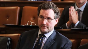 John Hollingworth als James Hartley
