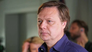 Shaun Dooley als Michael