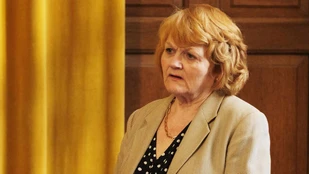 Lesley Nicol als Pam Stubbs