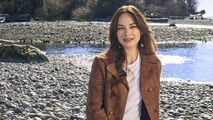 Kristin Kreuk als Cassandra