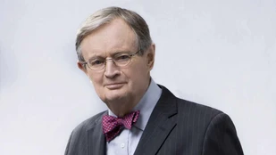 David McCallum als Dr. Donald Mallard