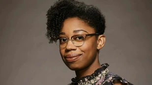 Diona Reasonover als Kasie Hines