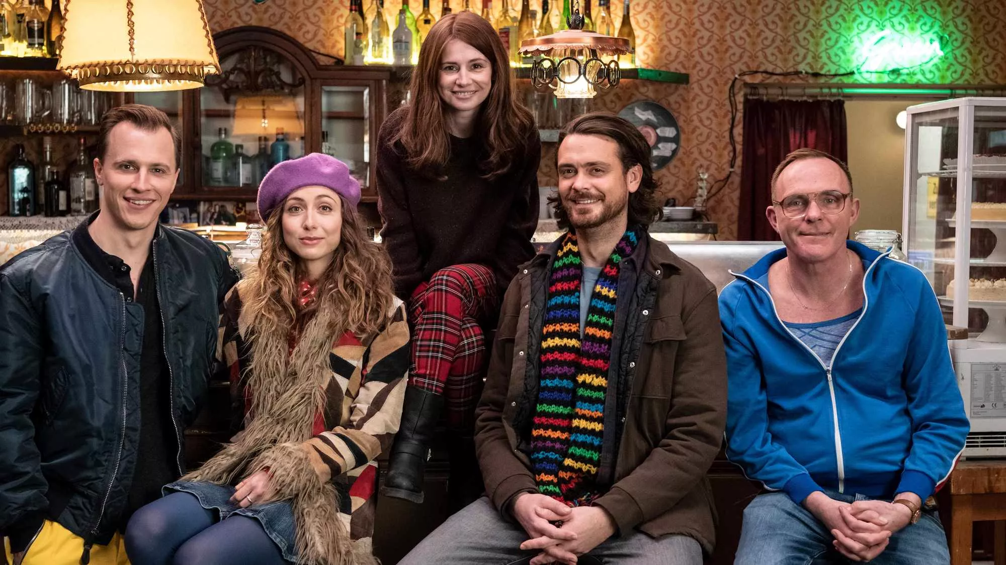 Nix Festes - Streams, Episodenguide und News zur Serie