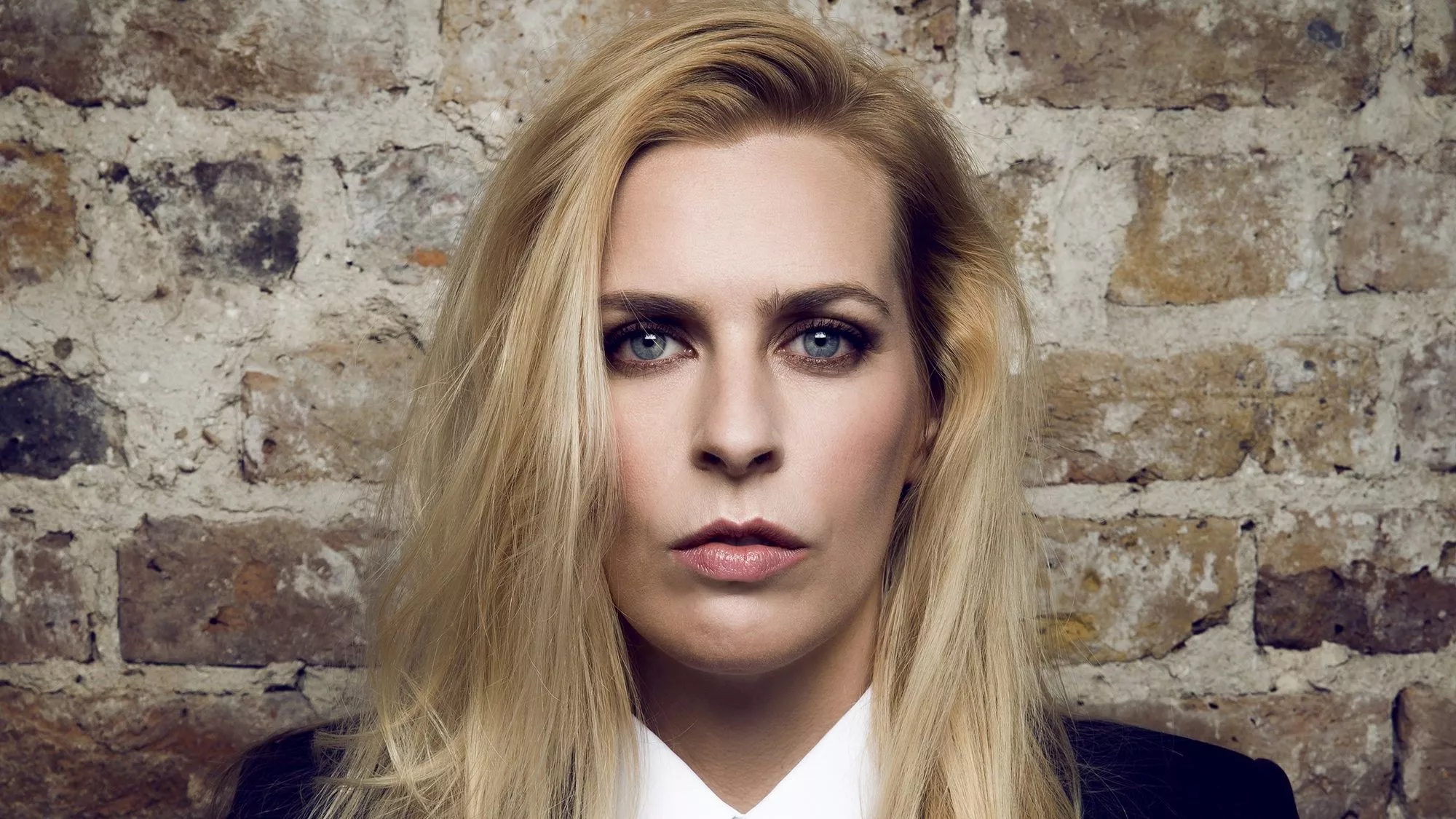 Out of Her Mind - Episodenguide und News zur Serie