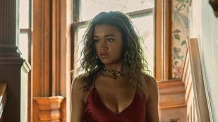 Madison Bailey als Kiara