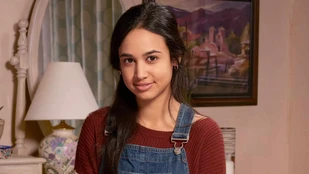 Emily Tosta als Lucia