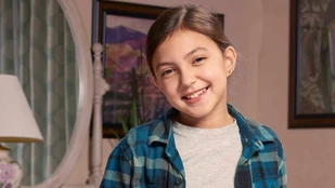 Elle Paris Legaspi als Valentina