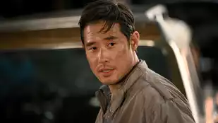 Raymond Lee als Dr. Ben Seong