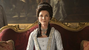 Michelle Fairley als Princess Augusta