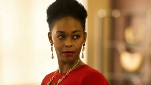 Nafessa Williams als Cameron