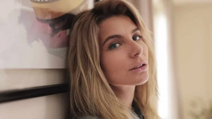 Julia Foti als Adriane Galisteu