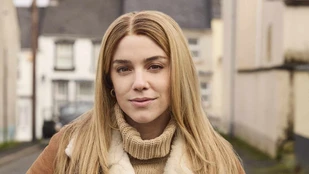 Alice Wegmann als Lílian de Vasconcellos Souz