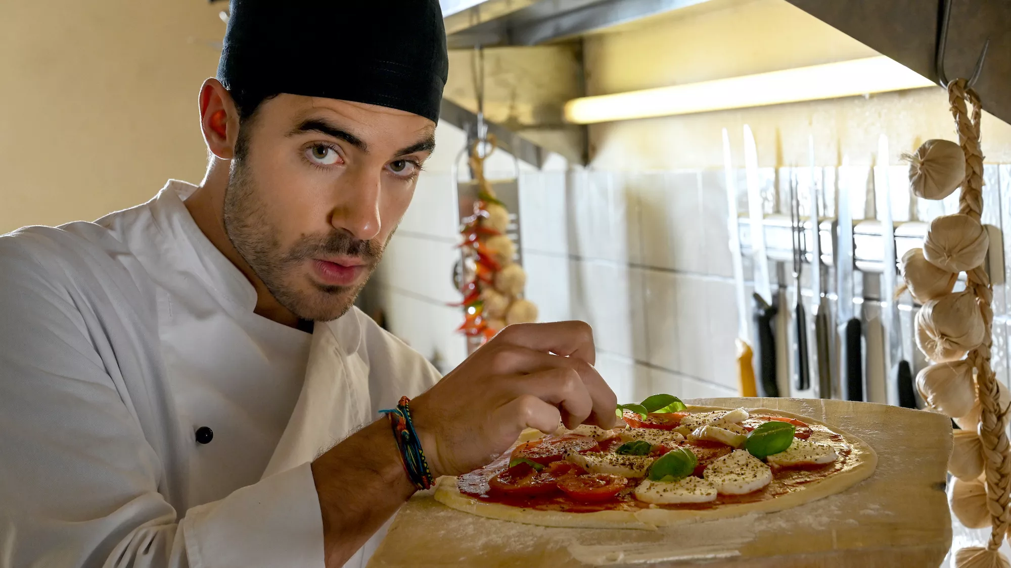 Spätzle Arrabiata - oder eine Hand wäscht die andere - Episodenguide & Streams zur Serie