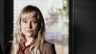 Fern Sutherland als Detective Kristin Sims