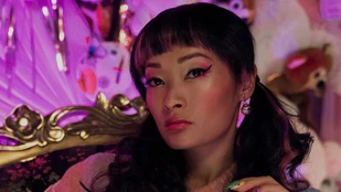 Alice Hewkin als MayJune