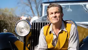 Bradley Walsh als Pop