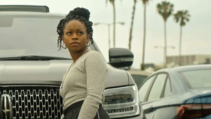 Jazz Raycole als Izzy