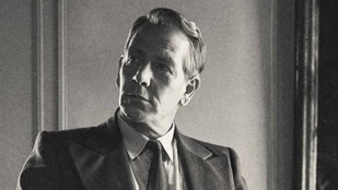 Ben Mendelsohn als Christian Dior