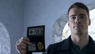 Gabriel Basso als Peter