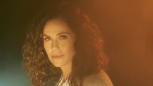 Amy Brenneman als Zoe