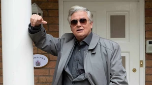 Conleth Hill als Martin