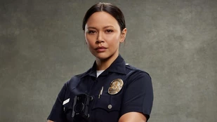 Melissa O'Neil als Lucy Chen