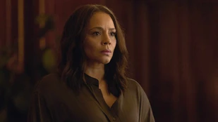 Carmen Ejogo als Lorna