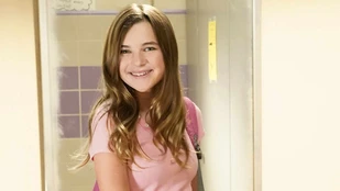 Raegan Revord als Missy
